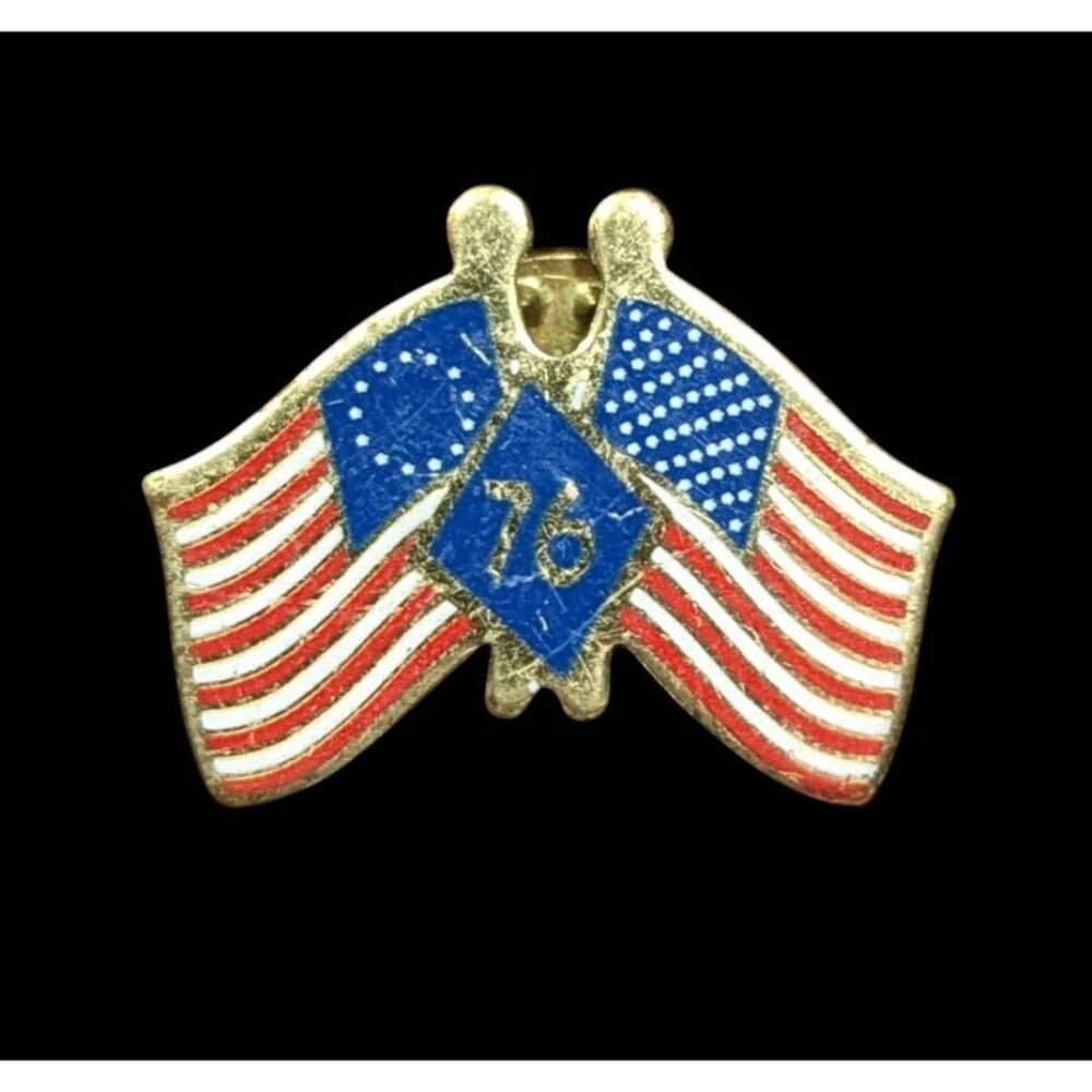 Vintage 1976 Spirit Of 76 Bicentennial US Flag Lapel Pin